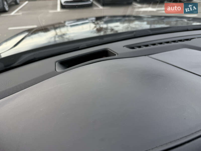 Внедорожник / Кроссовер Cadillac Escalade 2015 в Киеве