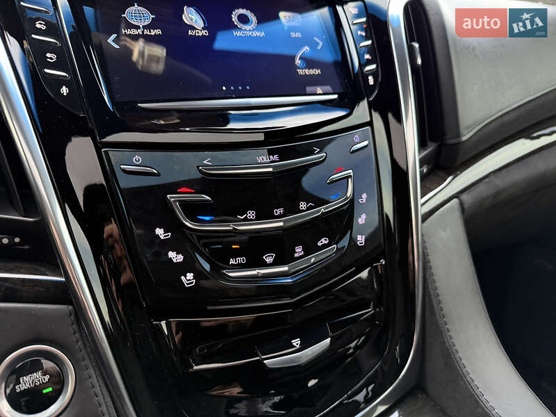 Внедорожник / Кроссовер Cadillac Escalade 2015 в Киеве