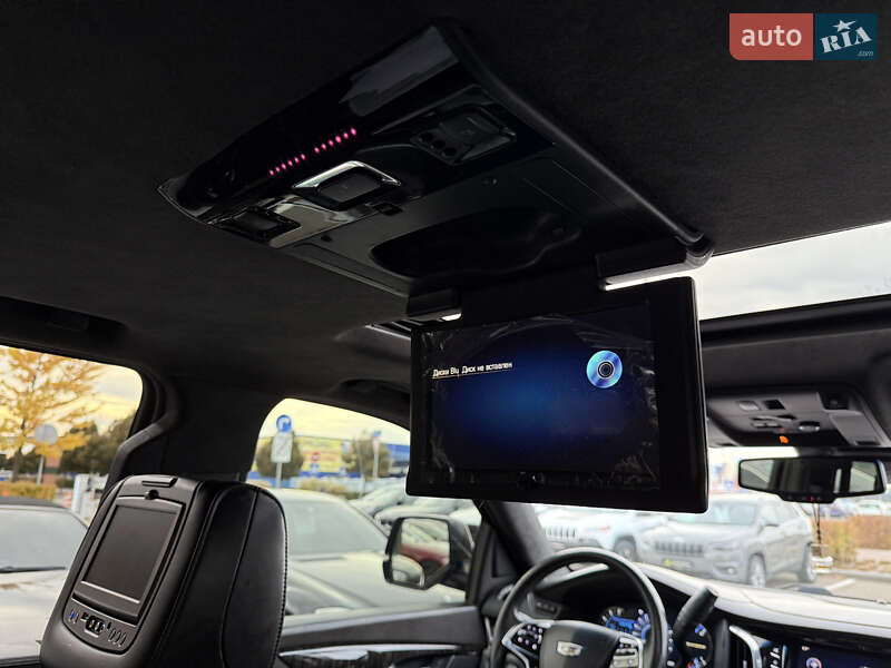 Внедорожник / Кроссовер Cadillac Escalade 2015 в Киеве