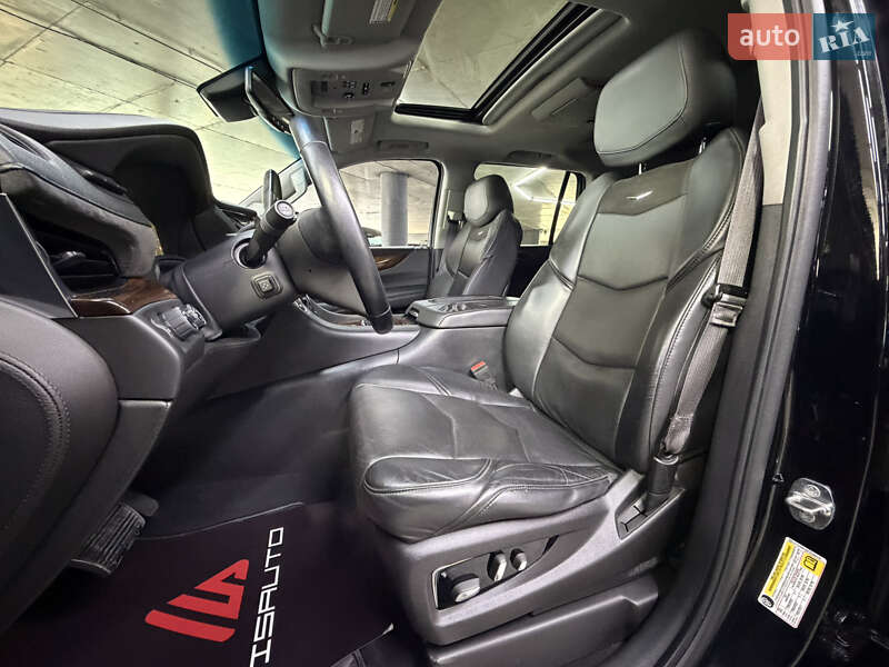 Внедорожник / Кроссовер Cadillac Escalade 2015 в Одессе