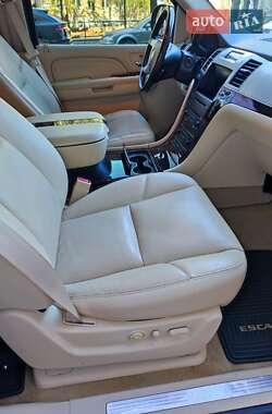 Позашляховик / Кросовер Cadillac Escalade 2007 в Києві
