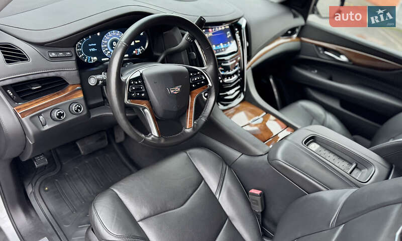 Позашляховик / Кросовер Cadillac Escalade 2016 в Києві фото 19 Позашляховик / Кросовер Cadillac Escalade 2016 в Києві