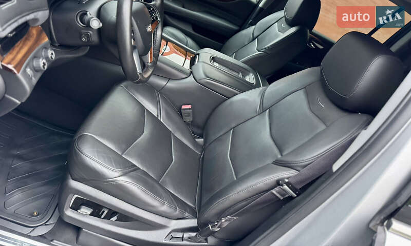 Позашляховик / Кросовер Cadillac Escalade 2016 в Києві фото 21 Позашляховик / Кросовер Cadillac Escalade 2016 в Києві