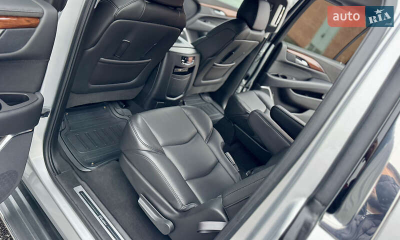 Позашляховик / Кросовер Cadillac Escalade 2016 в Києві фото 24 Позашляховик / Кросовер Cadillac Escalade 2016 в Києві