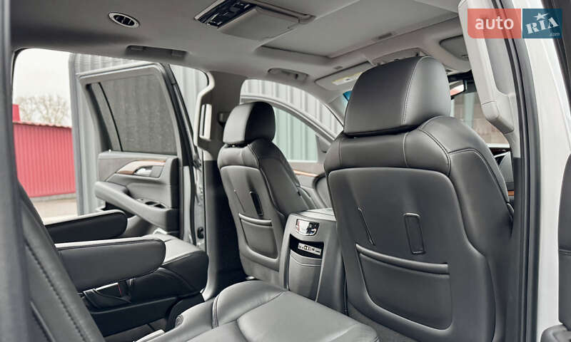 Позашляховик / Кросовер Cadillac Escalade 2016 в Києві фото 32 Позашляховик / Кросовер Cadillac Escalade 2016 в Києві