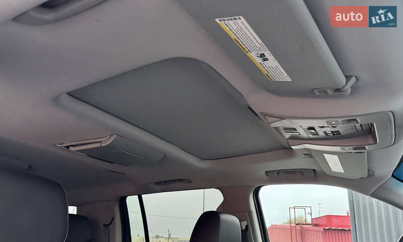 Позашляховик / Кросовер Cadillac Escalade 2016 в Києві фото 40 Позашляховик / Кросовер Cadillac Escalade 2016 в Києві