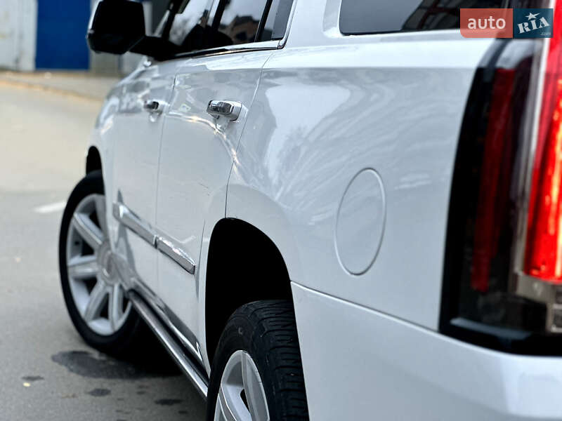 Позашляховик / Кросовер Cadillac Escalade 2016 в Тернополі фото 10 Позашляховик / Кросовер Cadillac Escalade 2016 в Тернополі