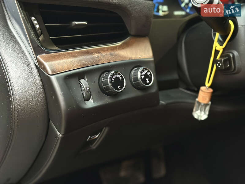 Позашляховик / Кросовер Cadillac Escalade 2016 в Тернополі фото 26 Позашляховик / Кросовер Cadillac Escalade 2016 в Тернополі