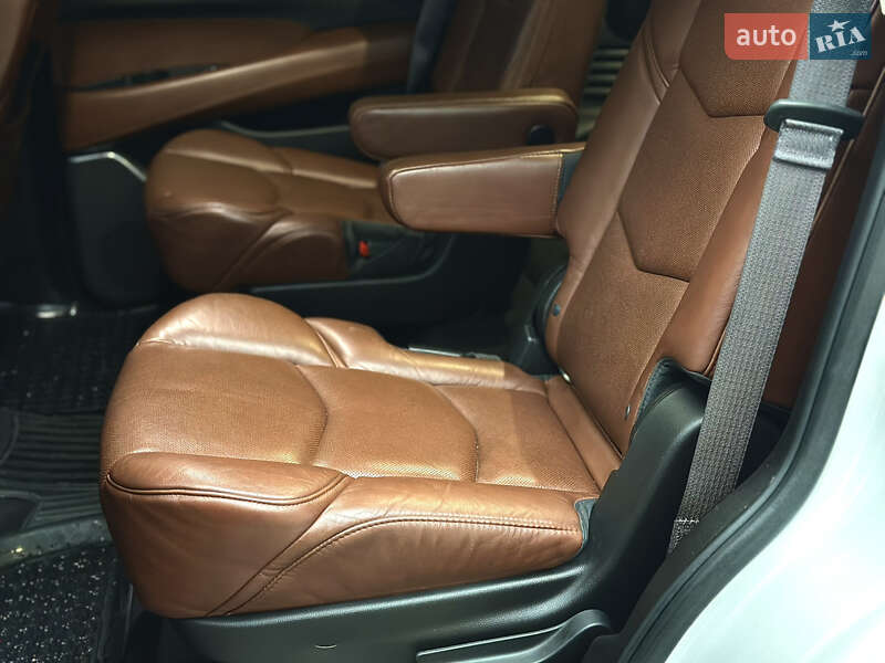 Позашляховик / Кросовер Cadillac Escalade 2016 в Тернополі фото 48 Позашляховик / Кросовер Cadillac Escalade 2016 в Тернополі
