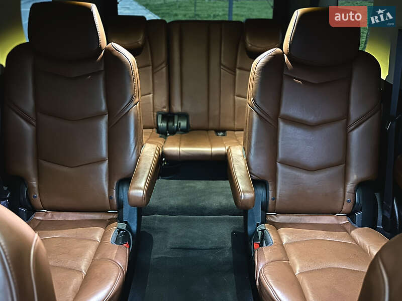 Позашляховик / Кросовер Cadillac Escalade 2016 в Тернополі фото 52 Позашляховик / Кросовер Cadillac Escalade 2016 в Тернополі