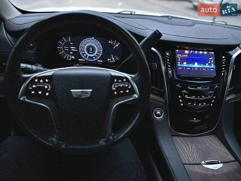 Позашляховик / Кросовер Cadillac Escalade 2016 в Тернополі фото 64 Позашляховик / Кросовер Cadillac Escalade 2016 в Тернополі