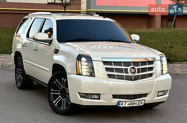 Внедорожник / Кроссовер Cadillac Escalade 2013 в Тернополе