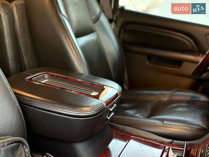 Позашляховик / Кросовер Cadillac Escalade 2013 в Тернополі фото 43 Позашляховик / Кросовер Cadillac Escalade 2013 в Тернополі