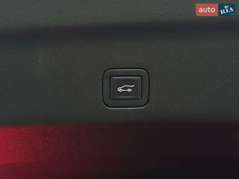 Позашляховик / Кросовер Cadillac Escalade 2023 в Києві фото 71 Позашляховик / Кросовер Cadillac Escalade 2023 в Києві