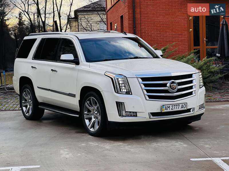 Внедорожник / Кроссовер Cadillac Escalade 2014 в Коростене