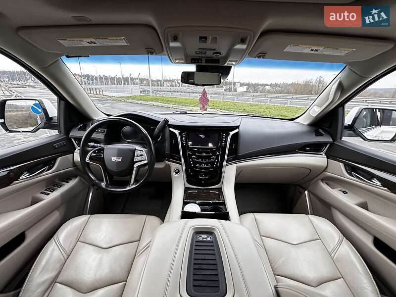Позашляховик / Кросовер Cadillac Escalade 2018 в Києві фото 25 Позашляховик / Кросовер Cadillac Escalade 2018 в Києві