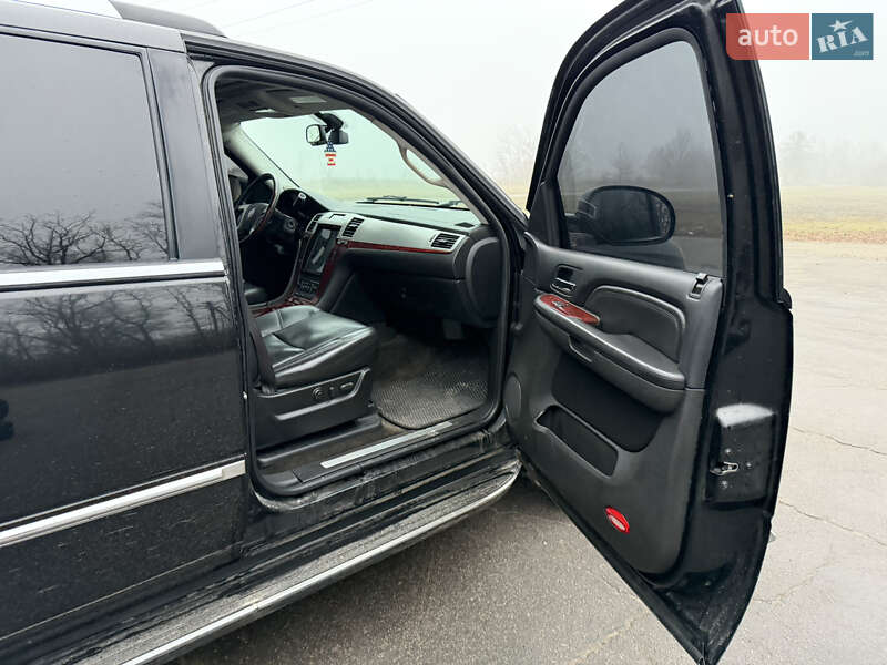 Позашляховик / Кросовер Cadillac Escalade 2007 в Умані фото 21 Позашляховик / Кросовер Cadillac Escalade 2007 в Умані