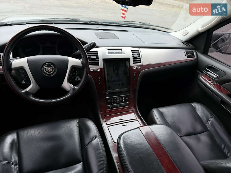 Позашляховик / Кросовер Cadillac Escalade 2007 в Умані фото 27 Позашляховик / Кросовер Cadillac Escalade 2007 в Умані