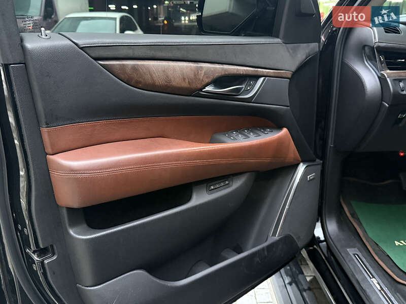 Позашляховик / Кросовер Cadillac Escalade 2014 в Києві фото 20 Позашляховик / Кросовер Cadillac Escalade 2014 в Києві