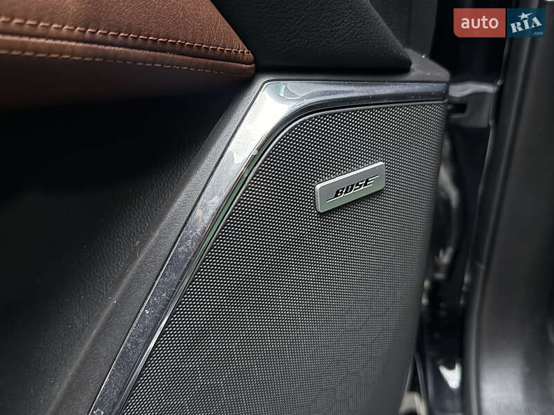 Позашляховик / Кросовер Cadillac Escalade 2014 в Києві фото 21 Позашляховик / Кросовер Cadillac Escalade 2014 в Києві