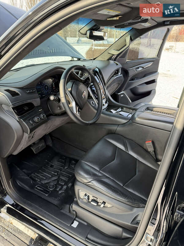 Внедорожник / Кроссовер Cadillac Escalade 2018 в Кривом Роге
