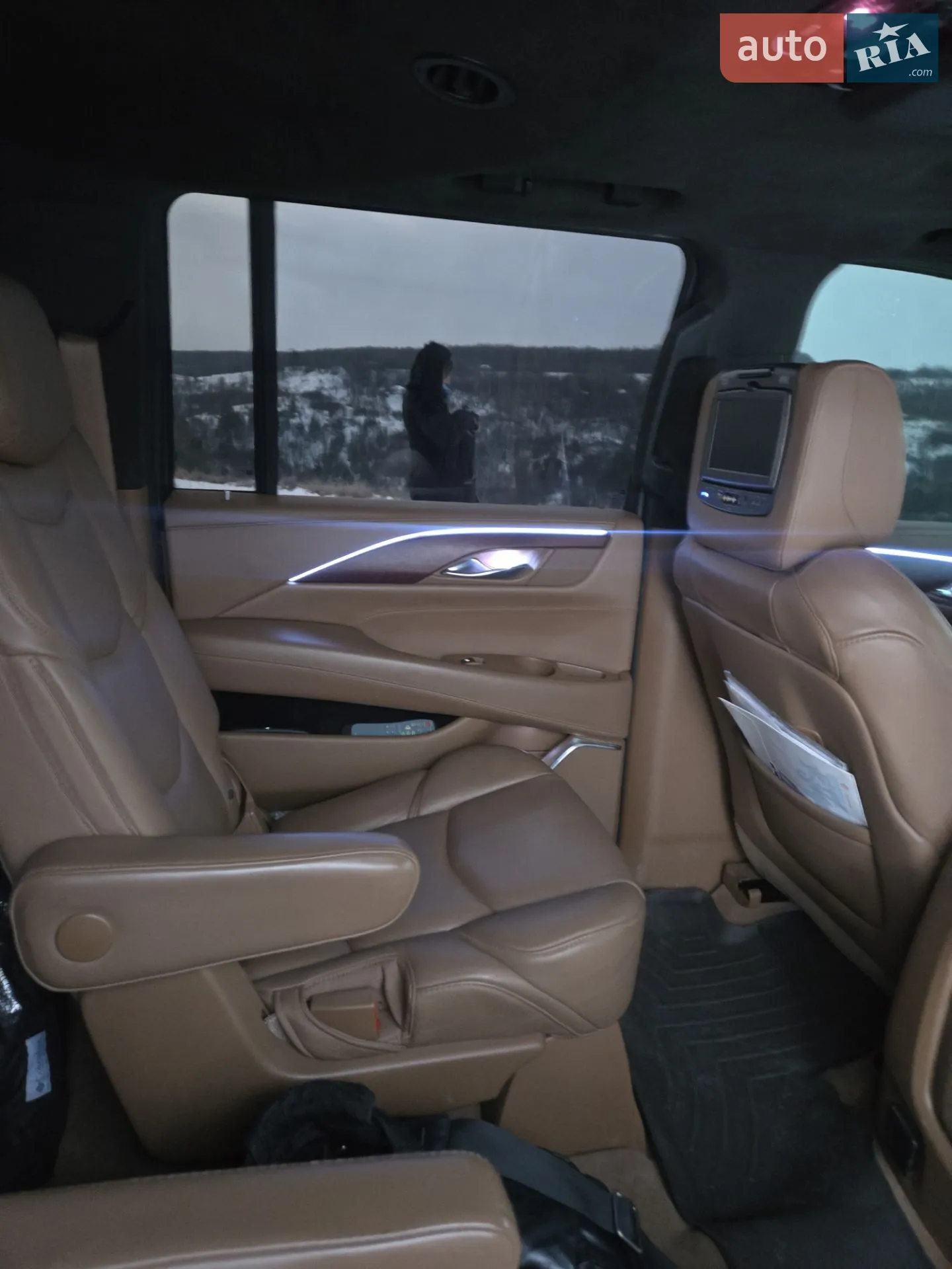 2017 Cadillac Escalade - мініатюра 26
