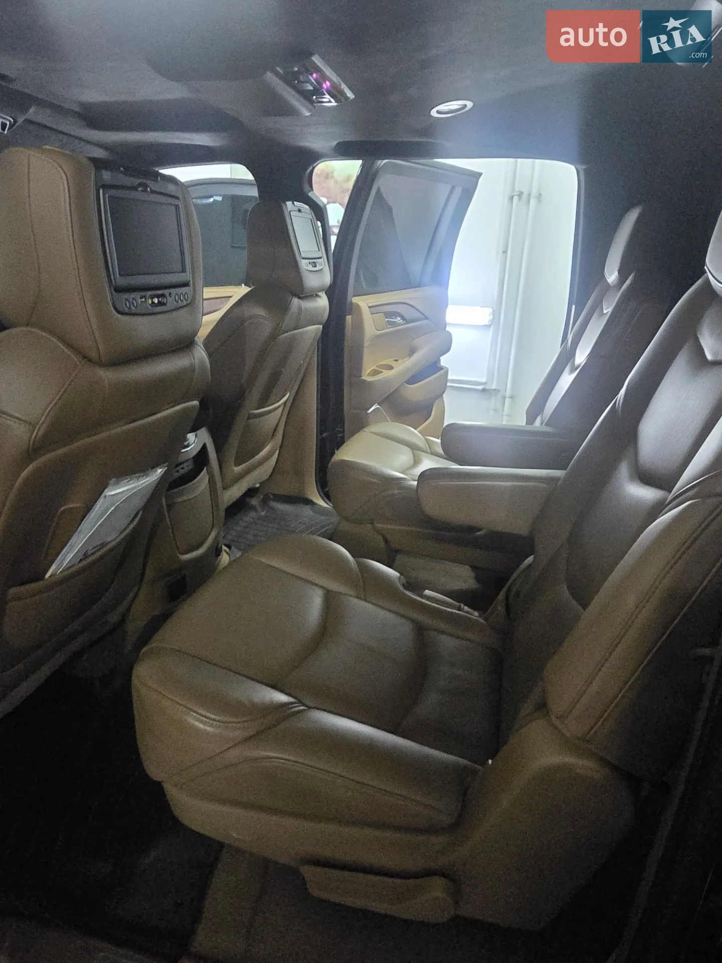 2017 Cadillac Escalade - мініатюра 47