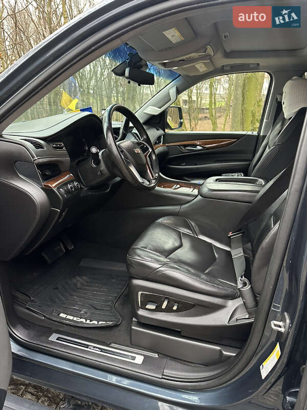 Внедорожник / Кроссовер Cadillac Escalade 2018 в Черновцах