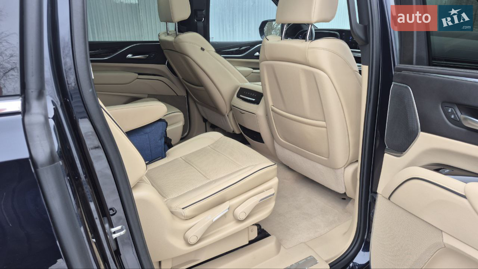 2022 Cadillac Escalade - мініатюра 17