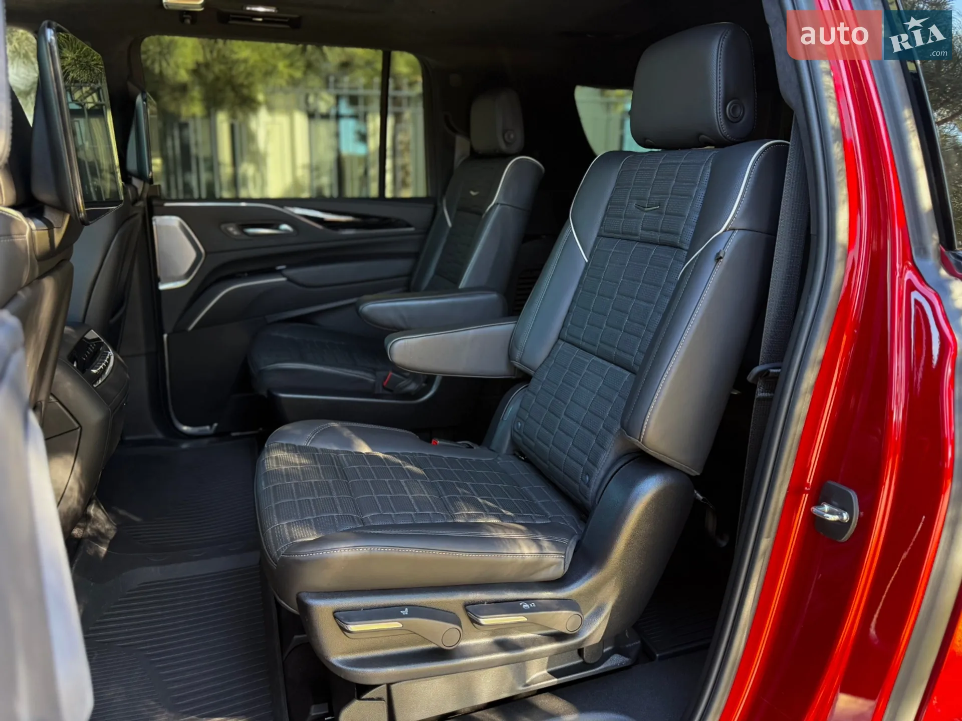 2024 Cadillac Escalade - мініатюра 34