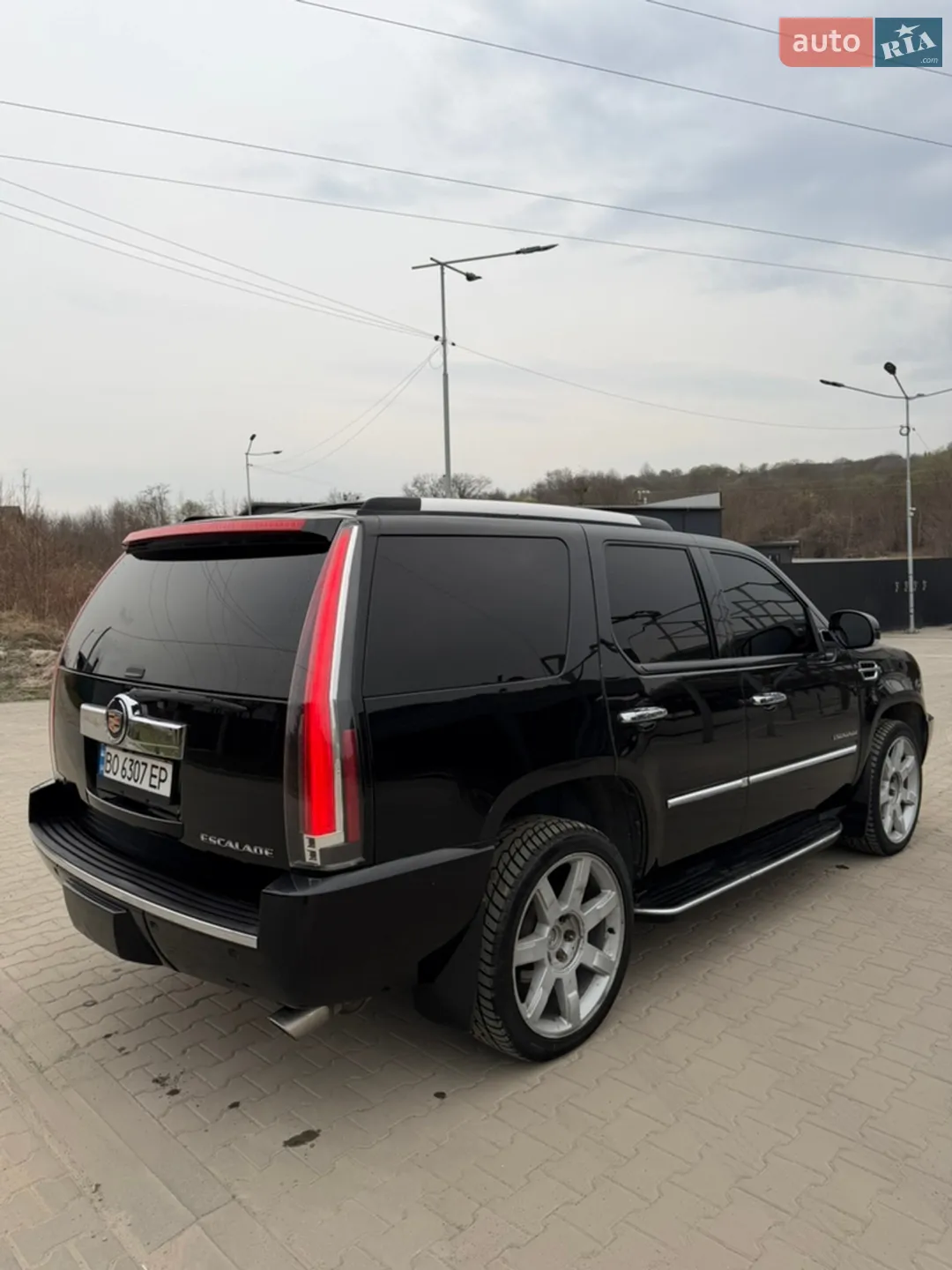 2011 Cadillac Escalade - мініатюра 11