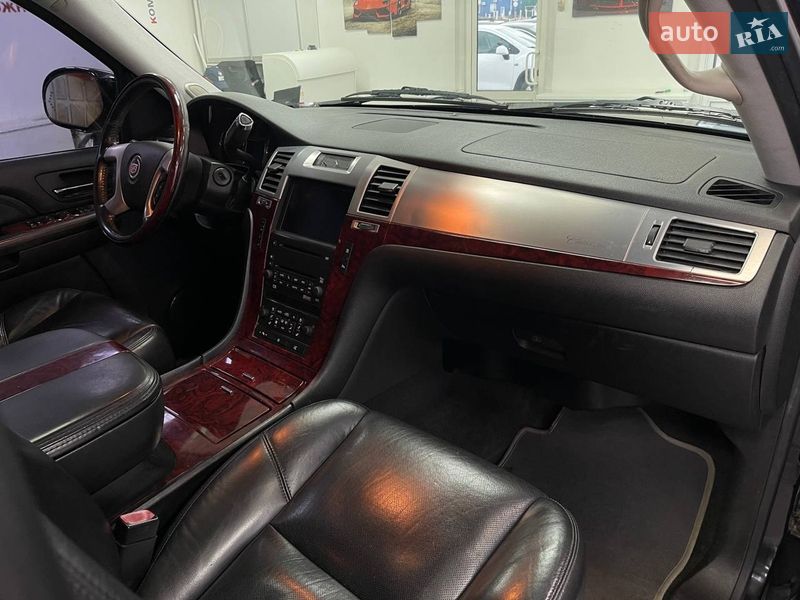Внедорожник / Кроссовер Cadillac Escalade 2008 в Киеве фото 22 Внедорожник / Кроссовер Cadillac Escalade 2008 в Киеве