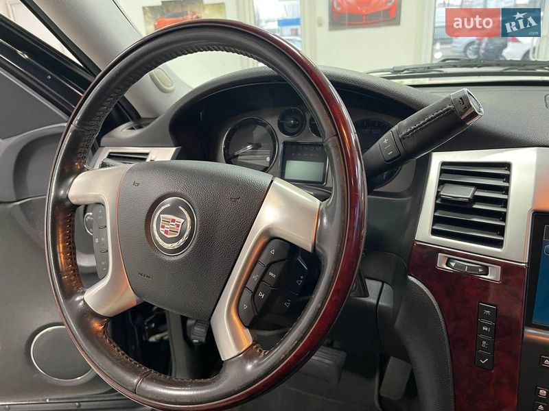 Внедорожник / Кроссовер Cadillac Escalade 2008 в Киеве фото 31 Внедорожник / Кроссовер Cadillac Escalade 2008 в Киеве