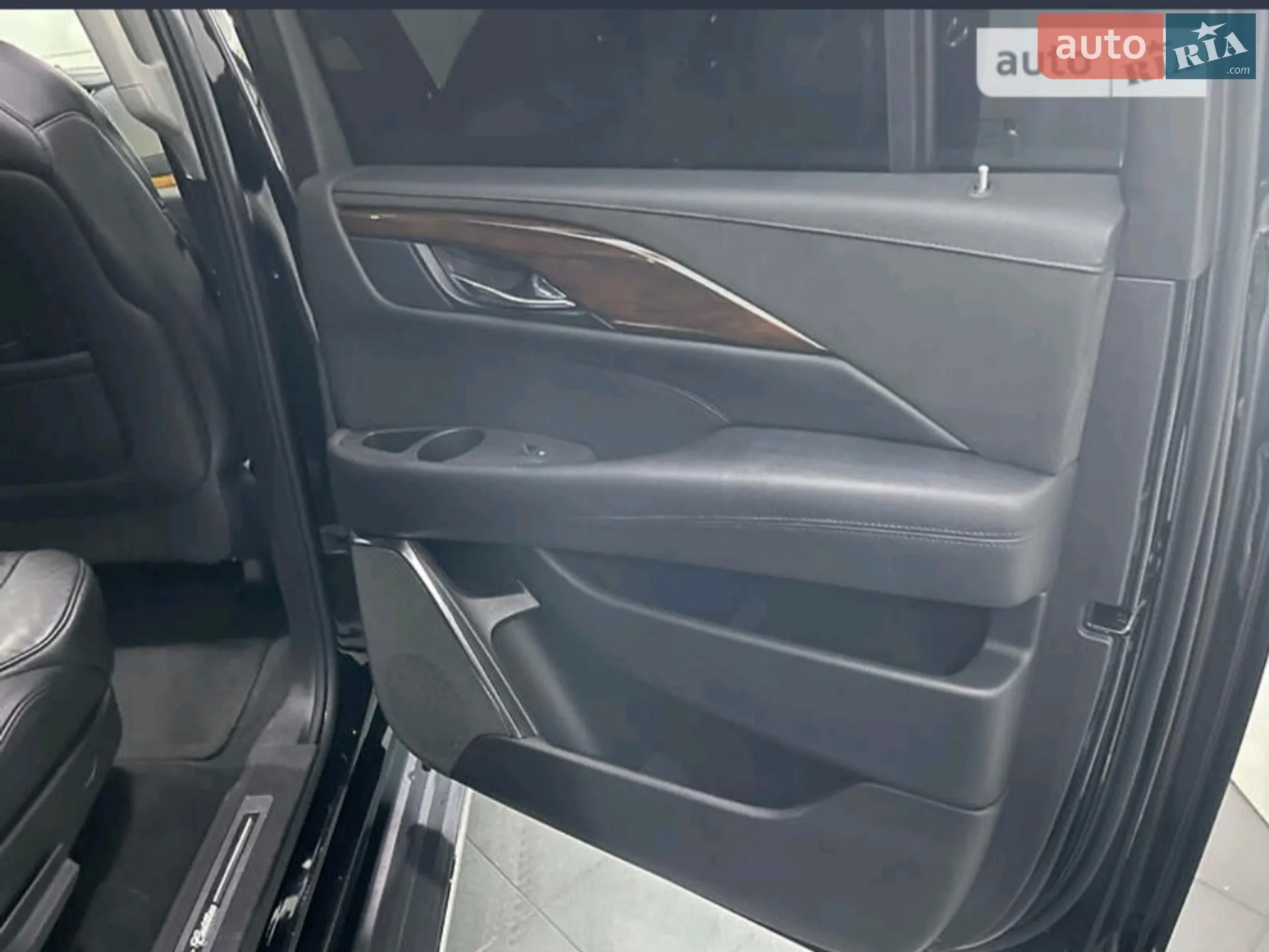 2016 Cadillac Escalade - мініатюра 5