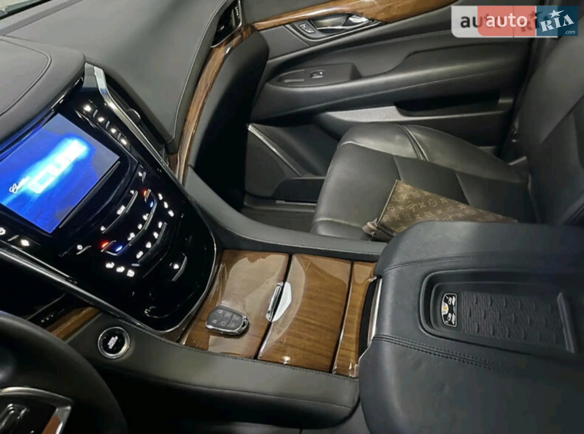 2016 Cadillac Escalade - мініатюра 7
