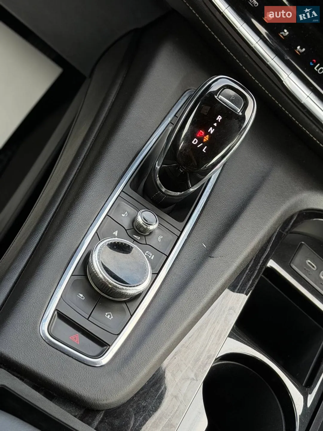 2021 Cadillac Escalade - мініатюра 10