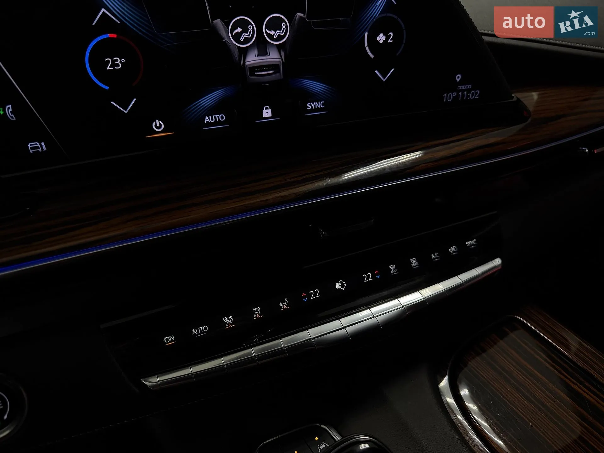 2023 Cadillac Escalade - мініатюра 38