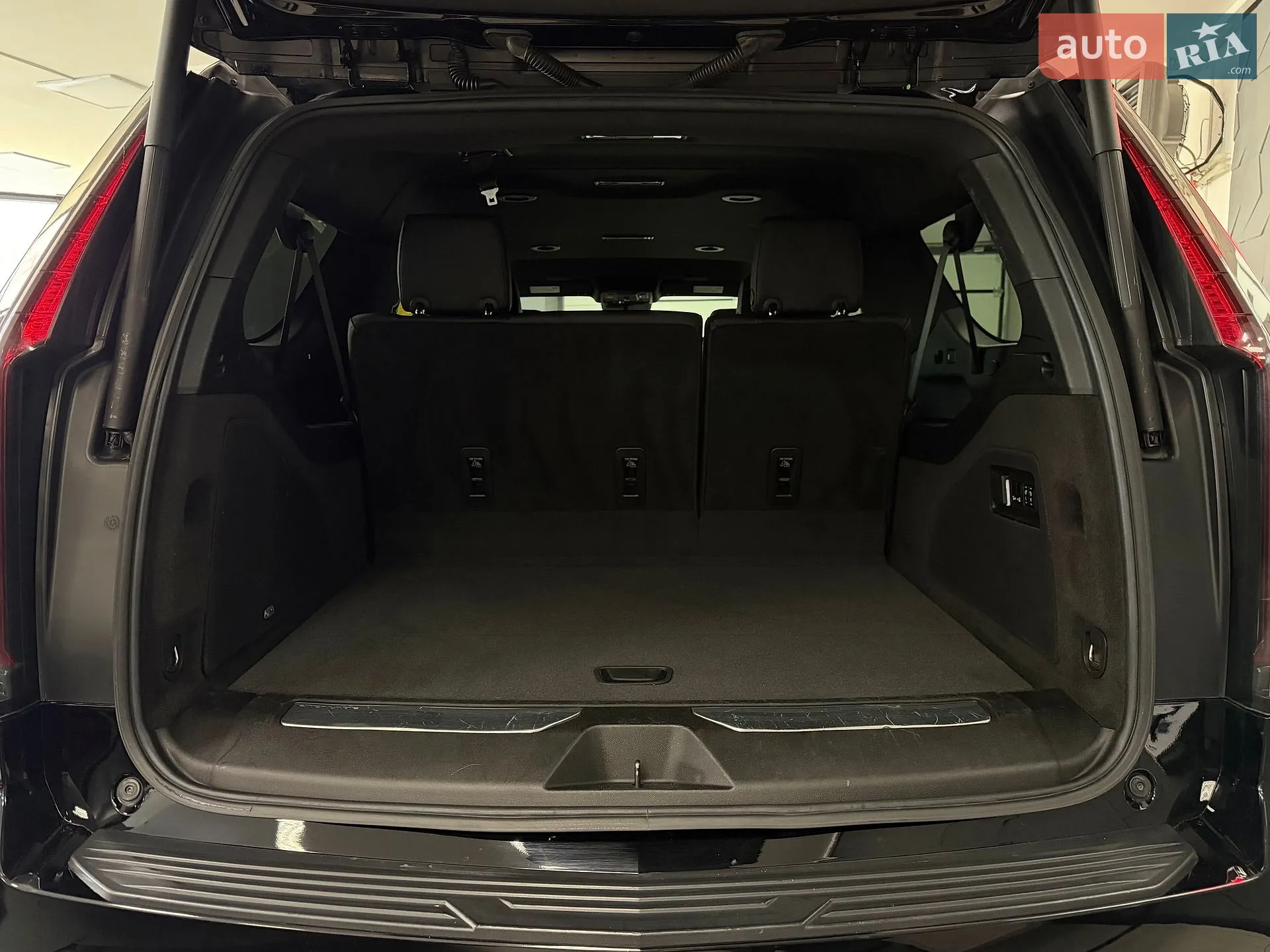 2023 Cadillac Escalade - мініатюра 61