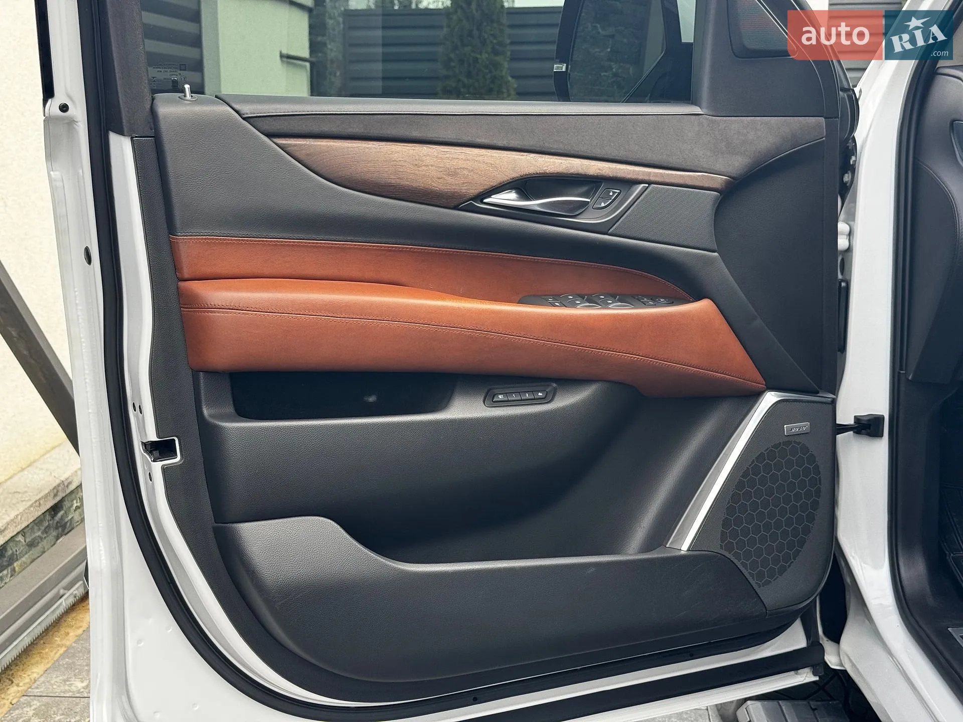 2016 Cadillac Escalade - мініатюра 32