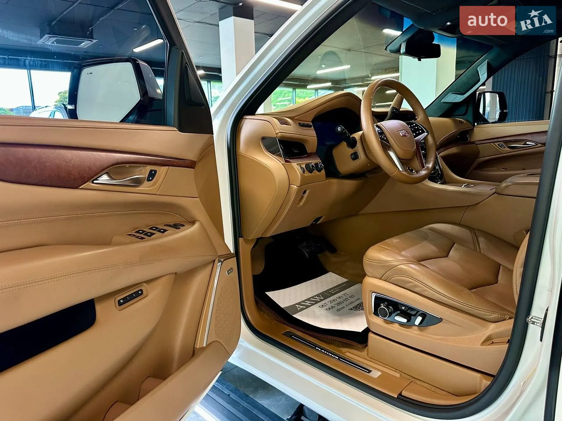 2017 Cadillac Escalade - мініатюра 15