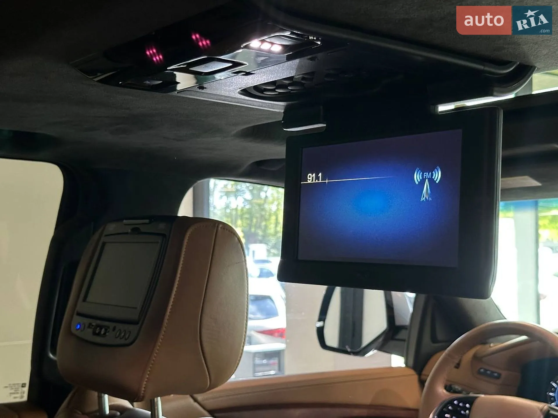 2017 Cadillac Escalade - мініатюра 40