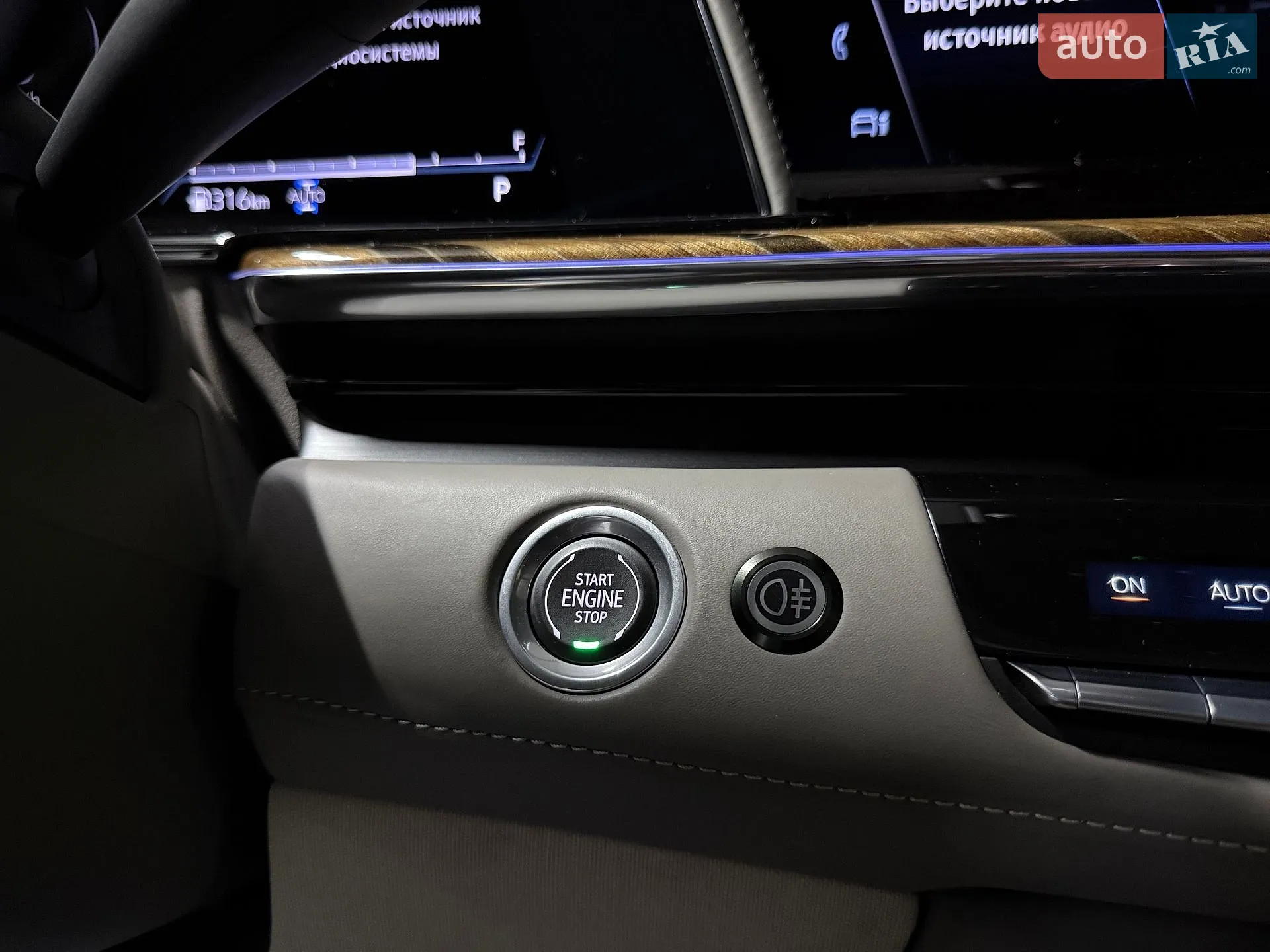 2022 Cadillac Escalade - мініатюра 62