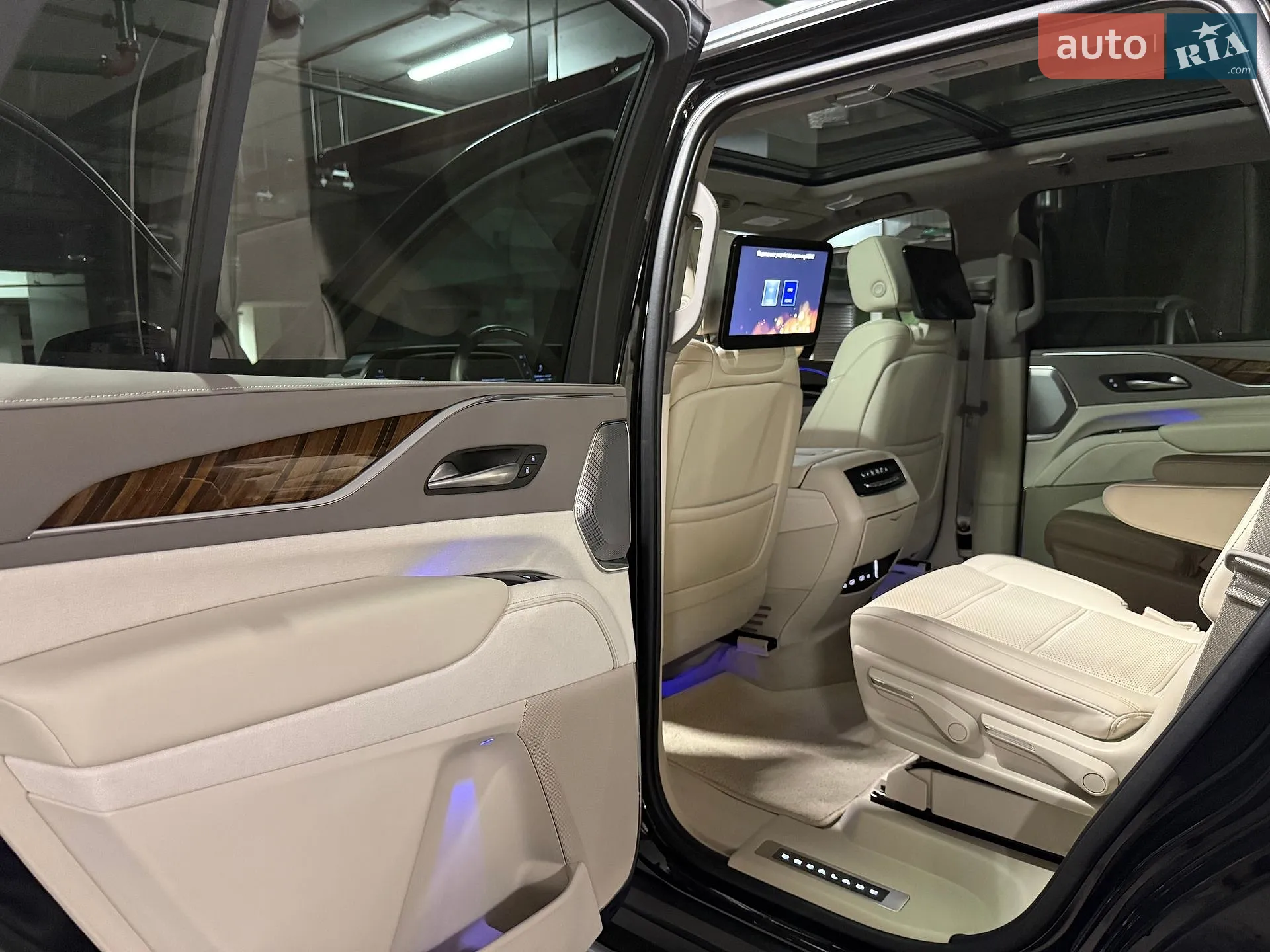 2022 Cadillac Escalade - мініатюра 82