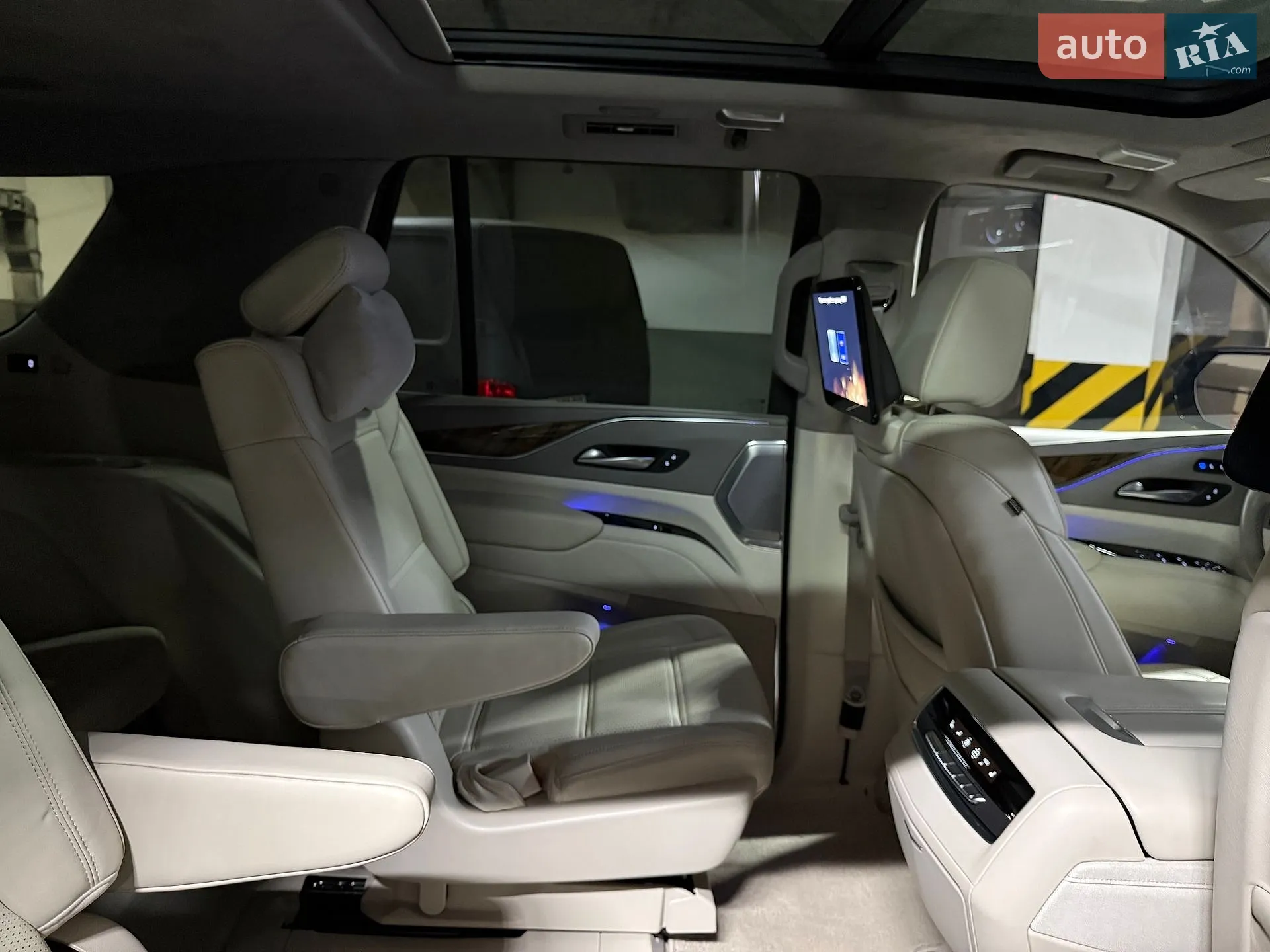 2022 Cadillac Escalade - мініатюра 97
