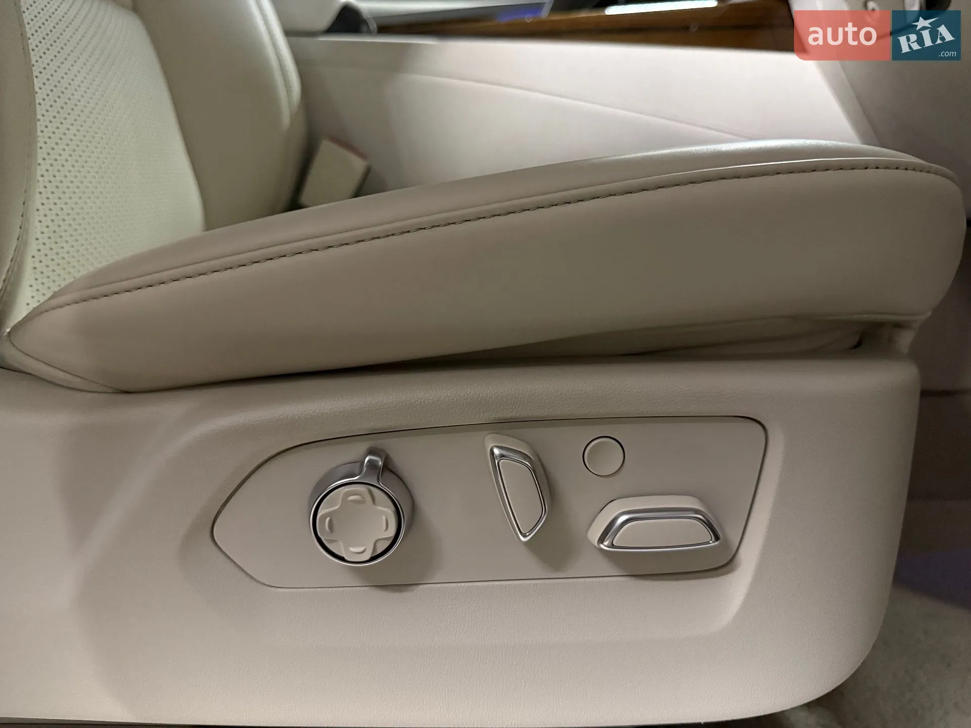 2022 Cadillac Escalade - мініатюра 112