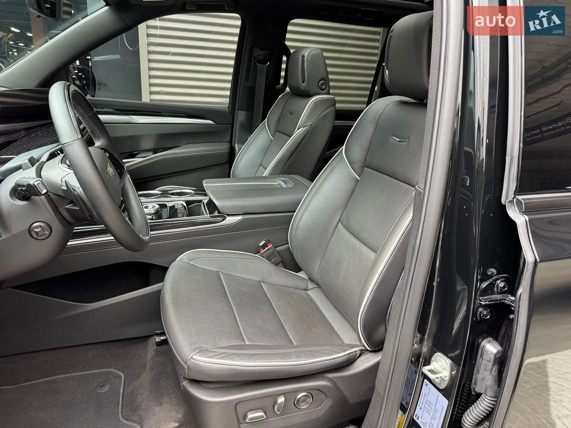 2024 Cadillac Escalade - мініатюра 39