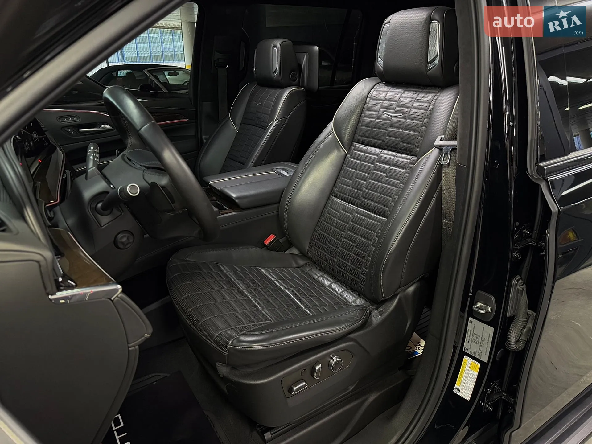 2021 Cadillac Escalade - мініатюра 21
