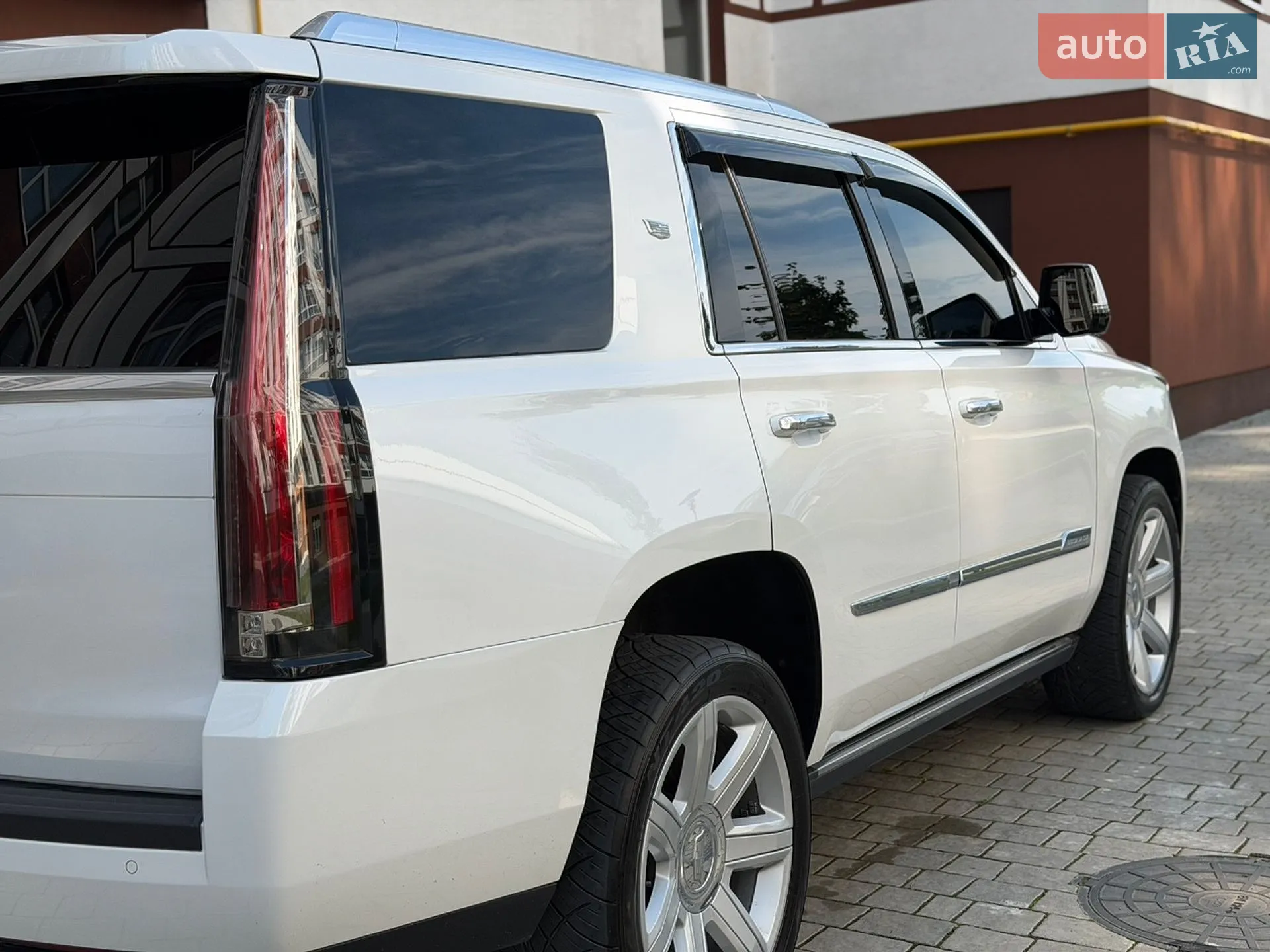 2016 Cadillac Escalade - мініатюра 24