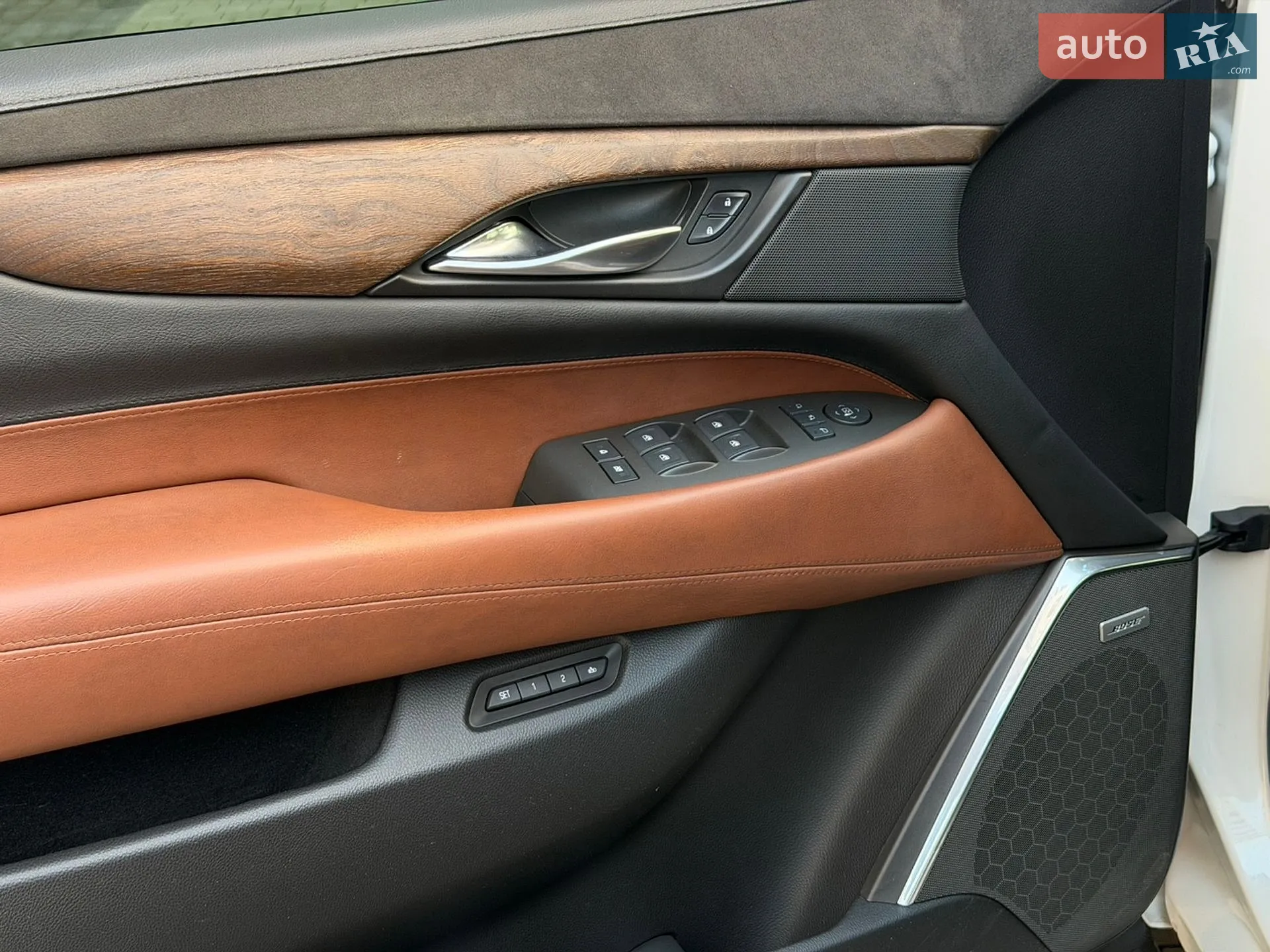 2016 Cadillac Escalade - мініатюра 41
