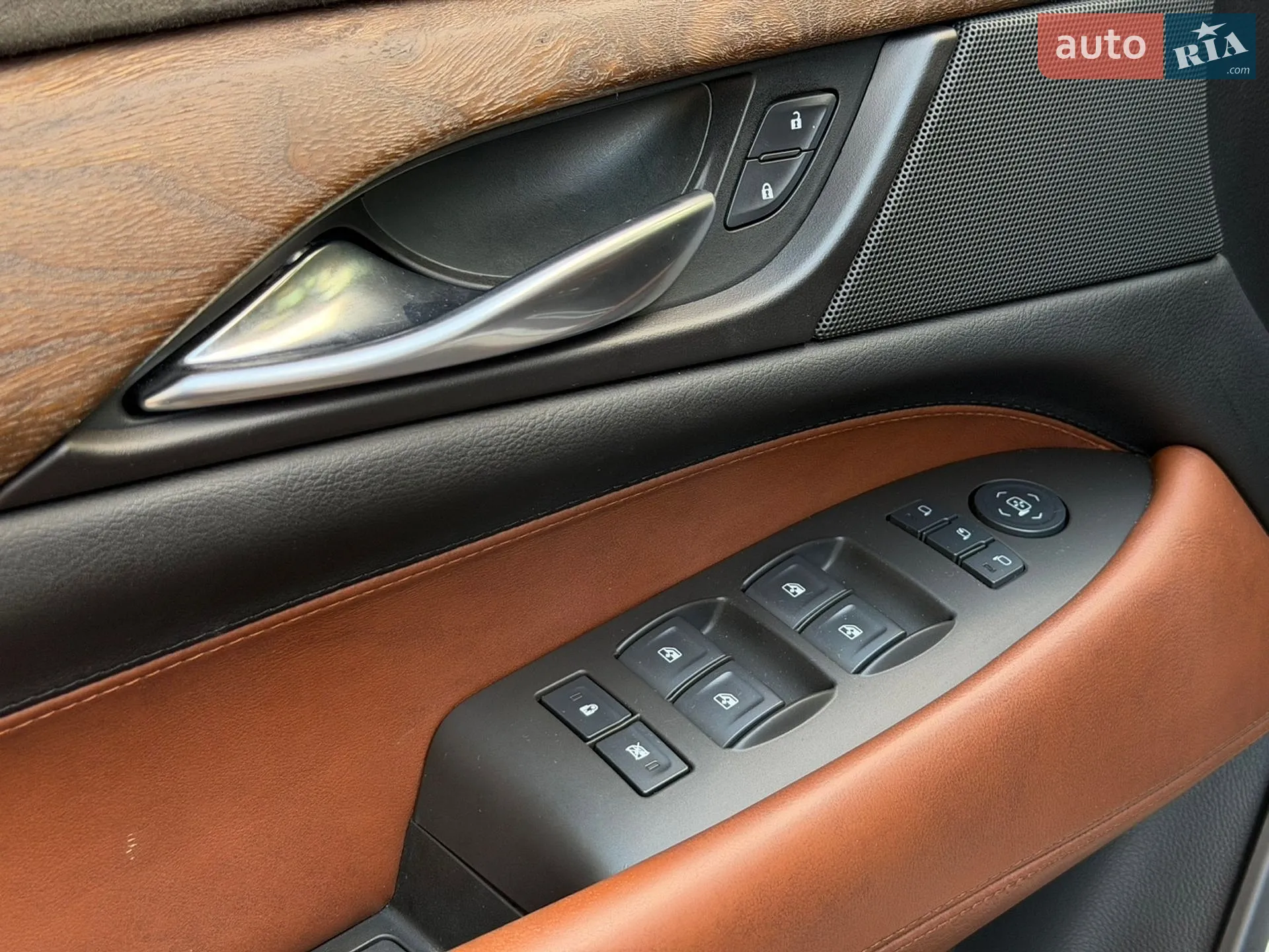 2016 Cadillac Escalade - мініатюра 42